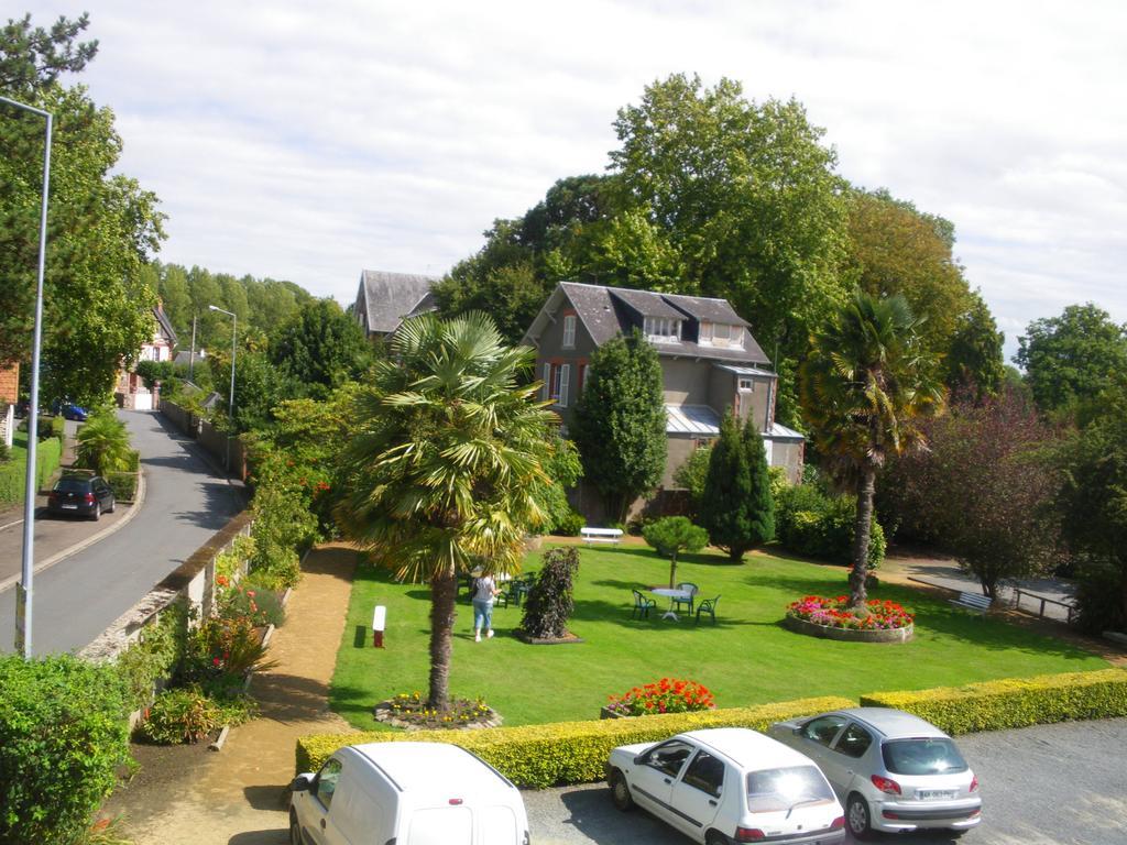 A L'Abri Des Vents Bed & Breakfast Saint-Jean-le-Thomas Exterior photo