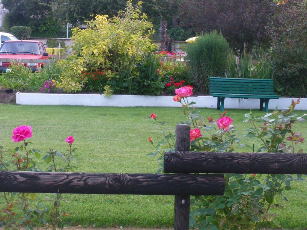 A L'Abri Des Vents Bed & Breakfast Saint-Jean-le-Thomas Exterior photo